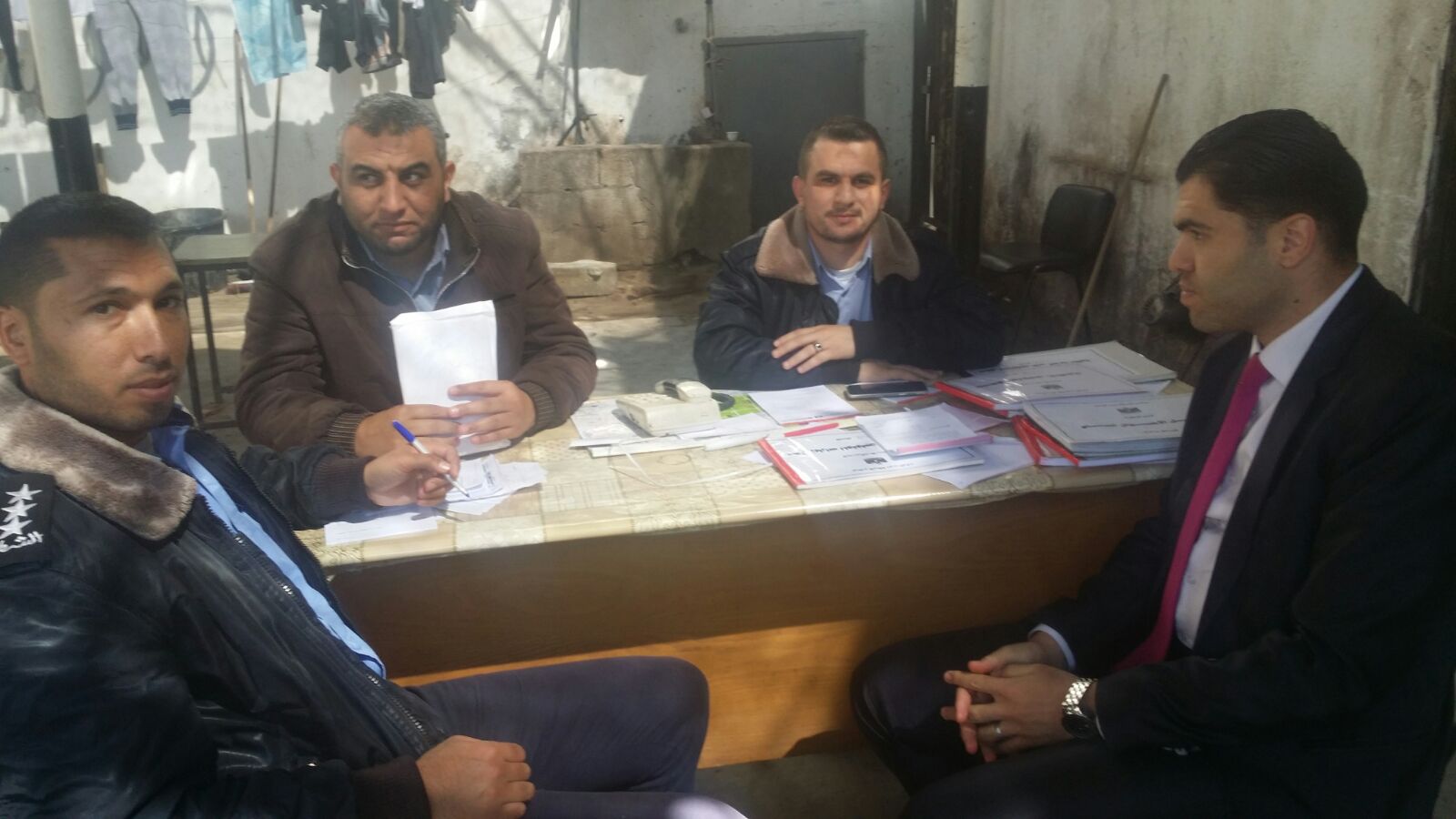 حماية/ يتفقد أحوال الموقوفين في مركز شرطة دير البلح