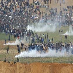 "حماية" إعلان جيش الاحتلال محيط قطاع غزة منطقة عسكرية مغلقة، يؤكد بما لا يدع مجالاً للشك بأن سلطات الإحتلال لديها نية مبيته للإعتداء على المتظاهرين السلميين.
