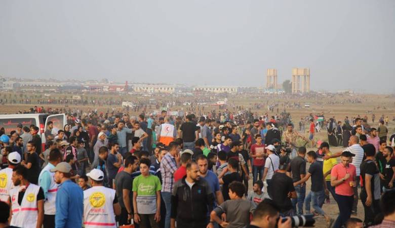 "حماية" قوات الاحتلال تواصل استهداف المتظاهرين السلميين