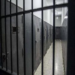 "حماية" يستنكر استمرار سياسة الاعتقال الإداري ويدعو للتحرك العاجل لإنقاذ الأسرى المضربين