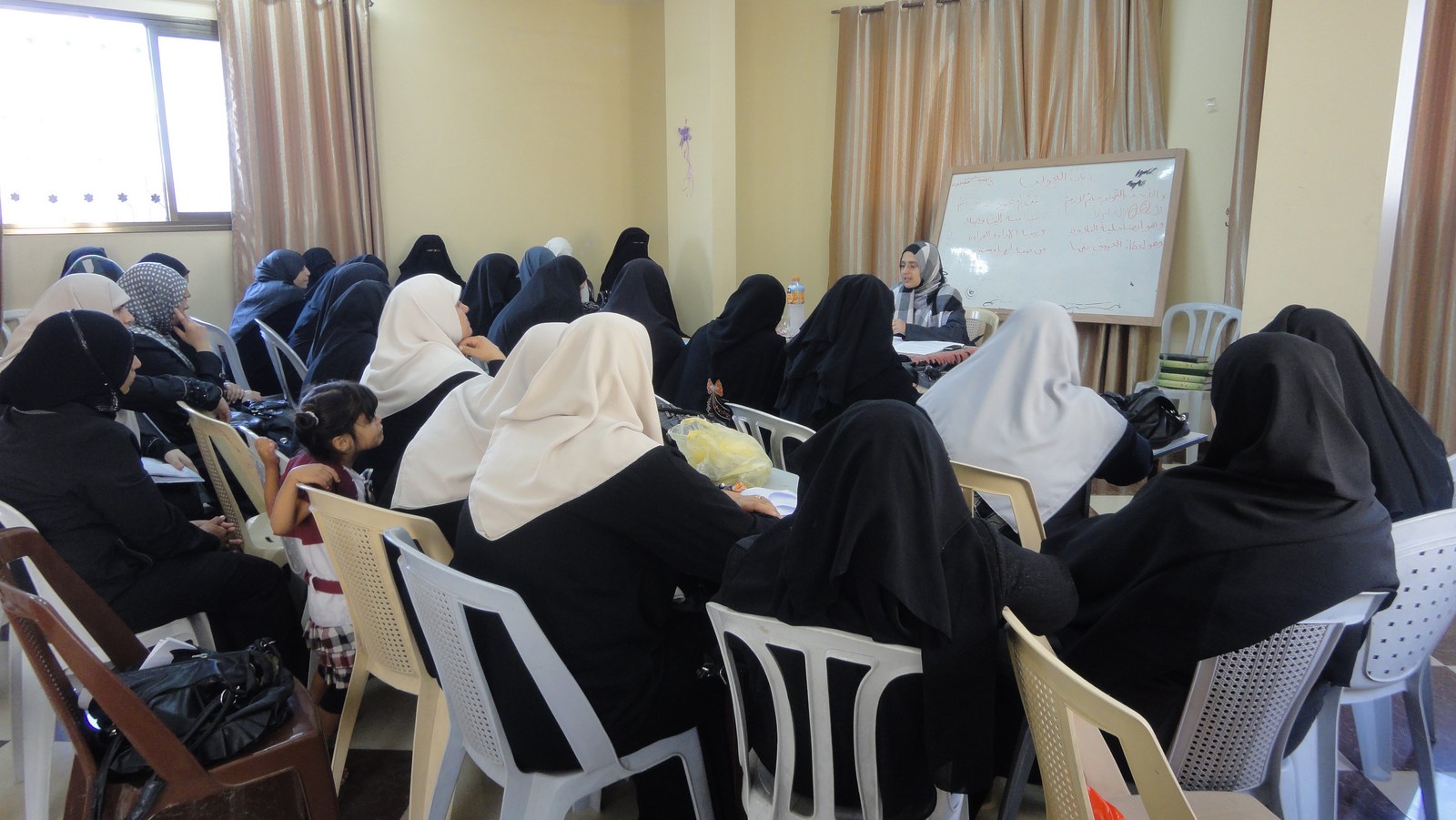 "حماية" يعقد محاضرة حول حق المرأة في  الحضانة  و النفقة وفقاً لأحكام قانون الأحوال الشخصية الفلسطيني
